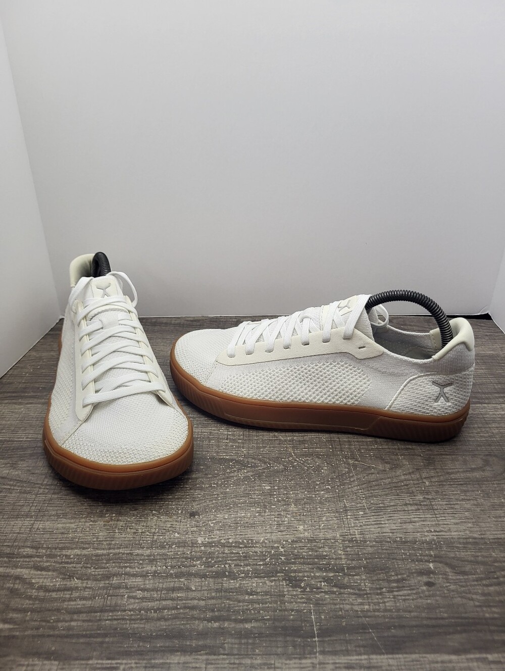 Flux Adapt Trainer White Gum Mens Sz 8.5 Womens Sz 10 Athletic Shoes Sneakers